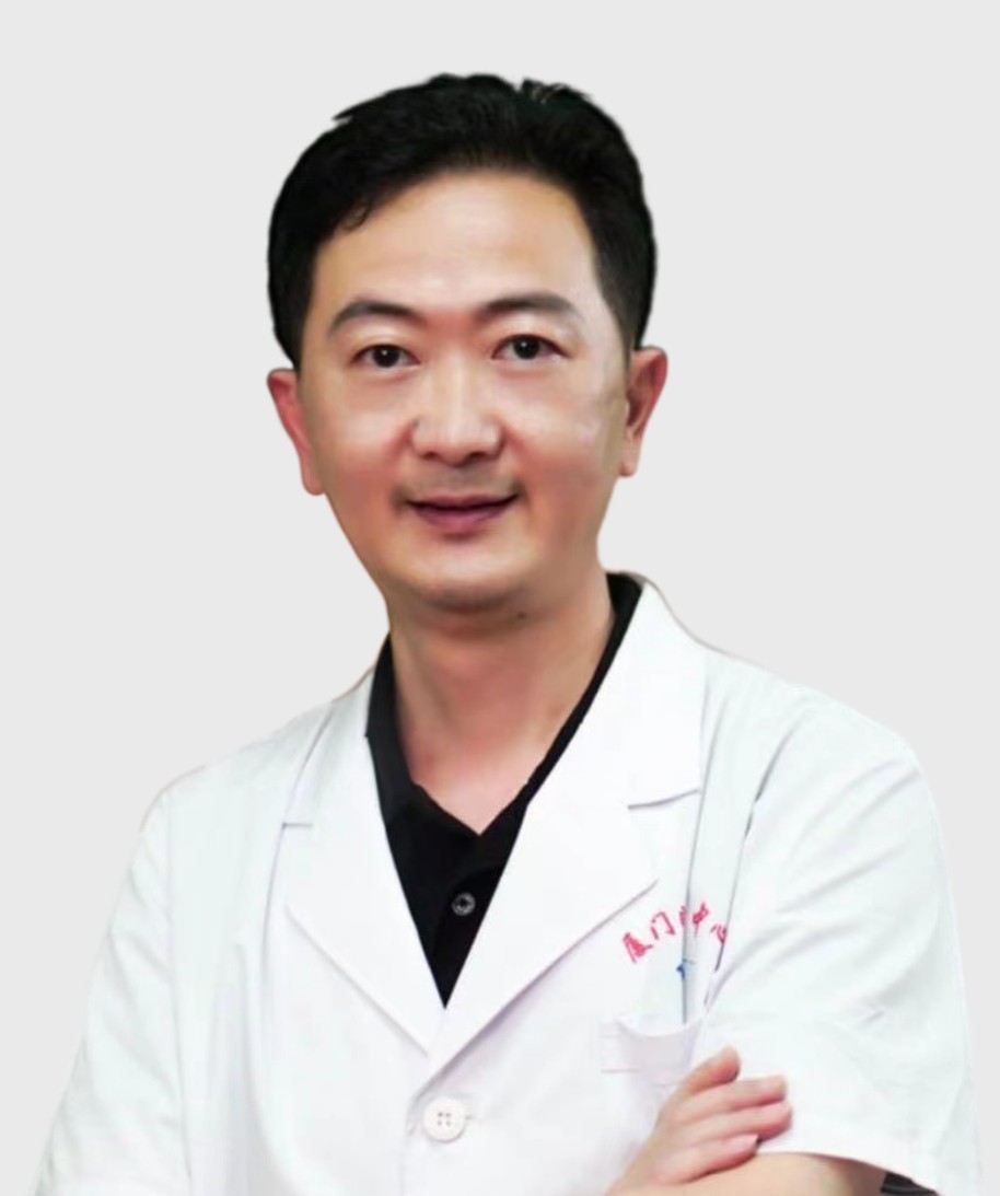 <b>陳亮主任醫師</b>